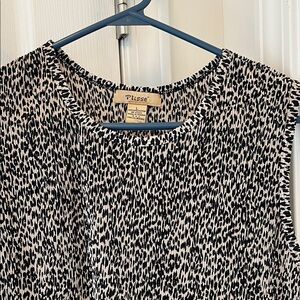 Chico's Monochrome Sleeveless Blouse